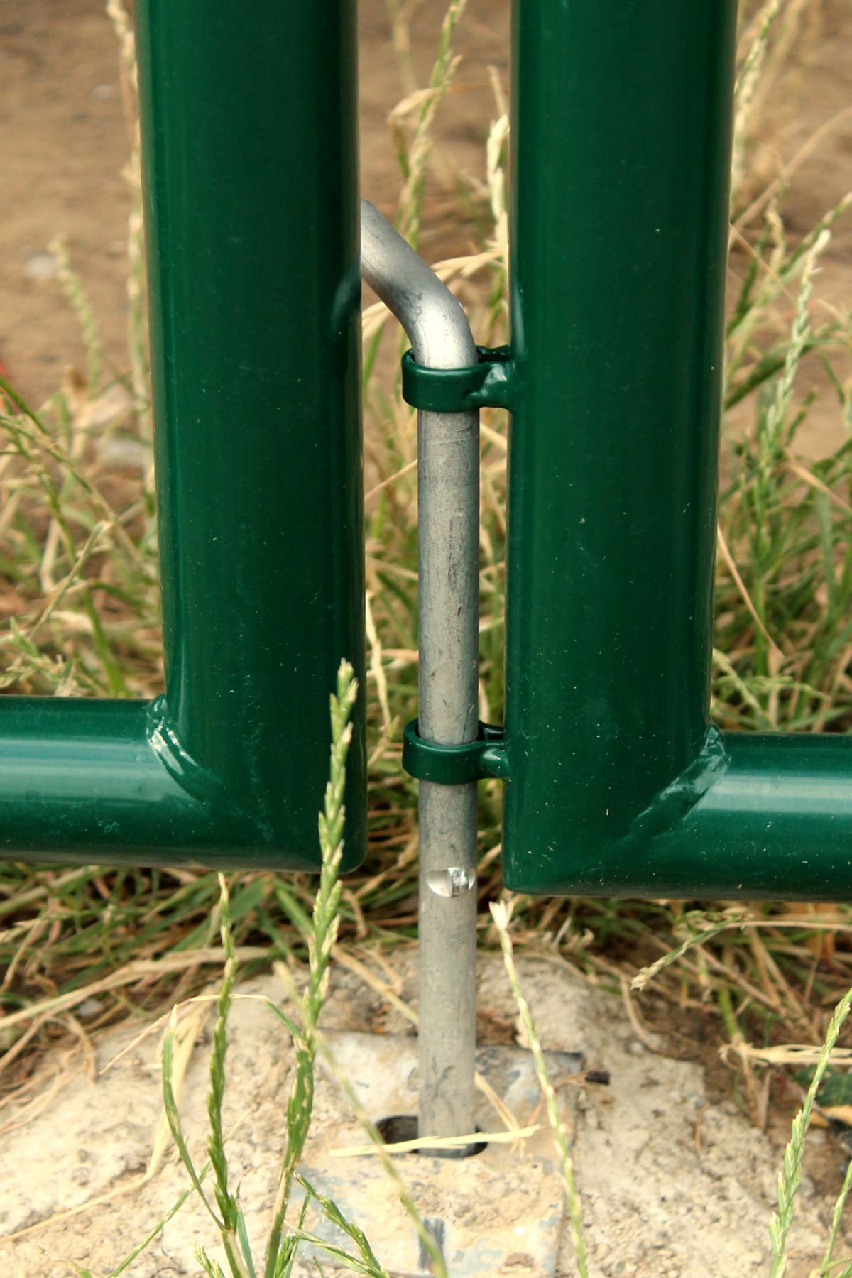 Pletiva Dobrý - Křimice - montáž čtyřhranného pletiva a brány Křimice PVC BND 9